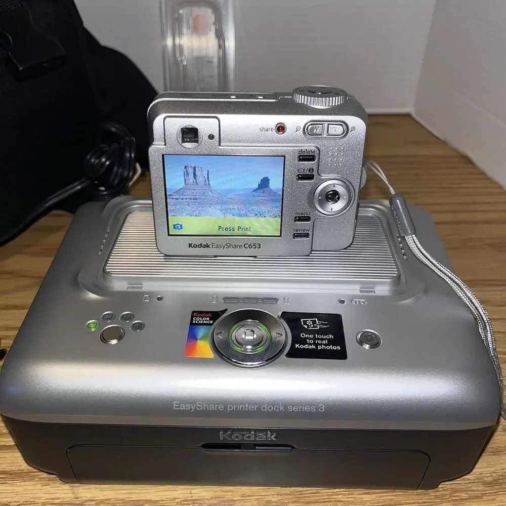 Kodak EasyShare C653 6.1MP Digital Camera Series 3 Printer Dock & Case Working